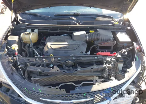 2020 Chrysler Pacifica Touring L z USA, uszkodzony, nr VIN 2C4RC1BG6LR125271